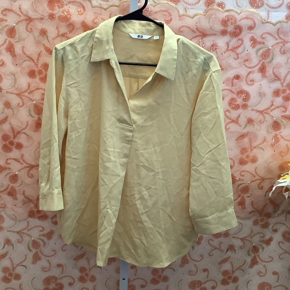 Uniqlo Soft Yellow Blouse with 3/4 Sleeves